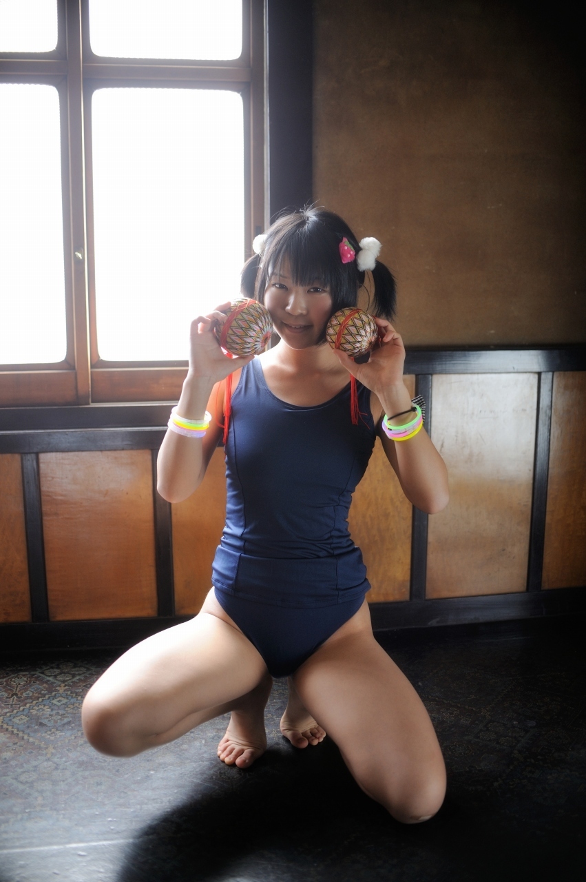 [Cosplay]  Hot Flute Student Pigtails & Perfect Ass 2